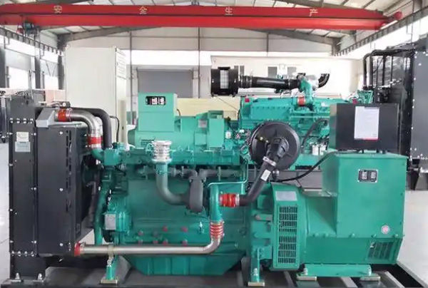 发电机控制柜安装：柜体固定高度与接线布局原则，提升操作便利性与检修效率